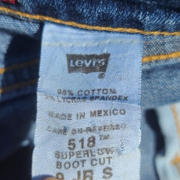 Levis 518 Superlow Stretch Shorts - Picture 14 of 16